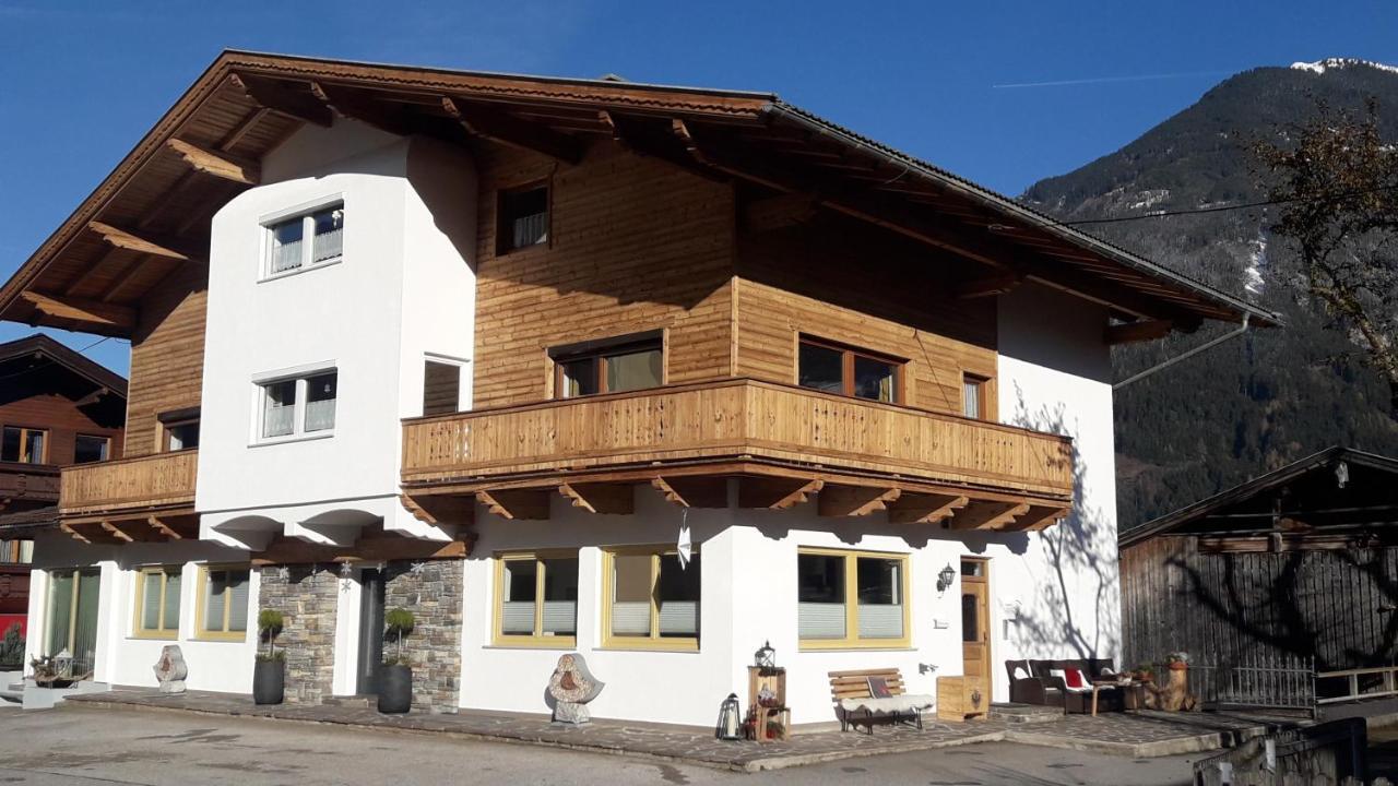 リート・イム・ツィラータールStudio Hochzillertal Mit Sauna & E-Ladestationアパートメント エクステリア 写真